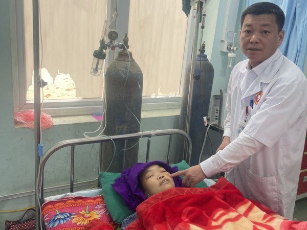 Bệnh viện đa khoa huyện Xín Mần mổ cấp cứu thành công ca bệnh cắt tử cung bán phần cầm máu