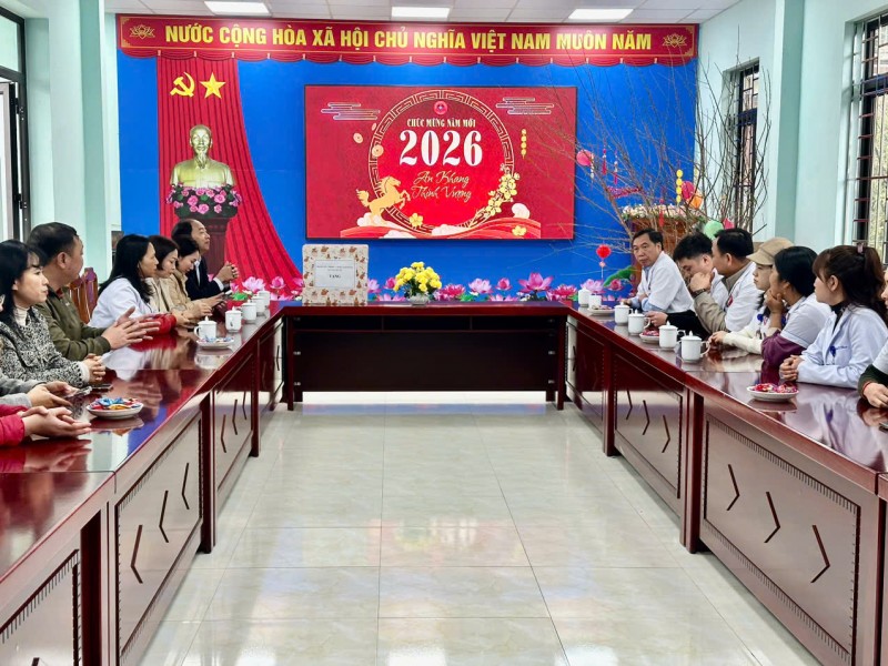 LÃNH ĐẠO XÃ PÀ VẦY SỦ CÙNG ĐOÀN CÔNG TÁC THĂM CHÚC TẾT BỆNH VIỆN ĐKKV XÍN MẦN NHÂN DỊP XUÂN BÍNH NGỌ 2026